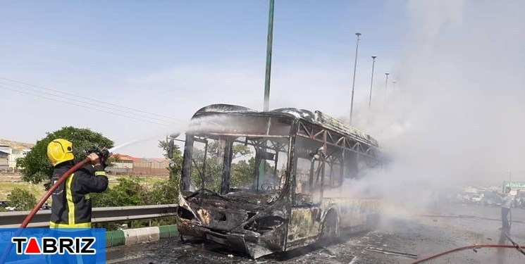 آتش سوزی اتوبوس در تبریز+ عکس
