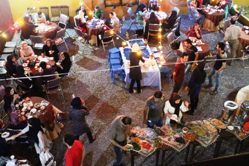 برگزاری مراسم افطاری به نفع کودکان سرطانی در اراک