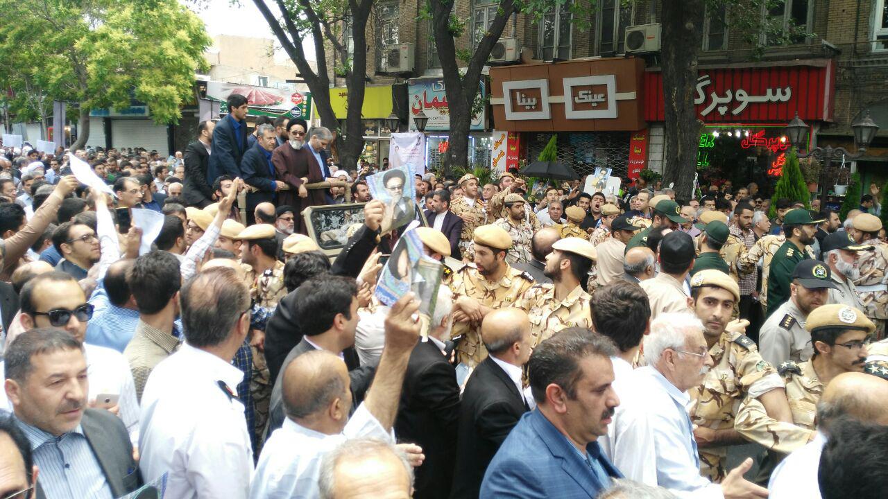 استقبال مردمی از حجت الاسلام آل هاشم در میدان ساعت تبریز(تصاویر)
