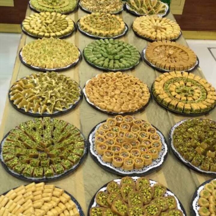 جشنواره شیرینی سنتی و باقلوا در قزوین برگزار می شود جشنواره شیرینی سنتی و باقلوا در قزوین برگزار می شود
