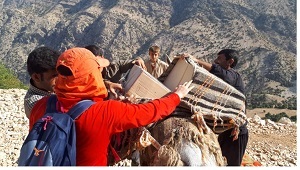 شادی هدیه کانون به کودکان مناطق محروم روستایی بخش سوسن