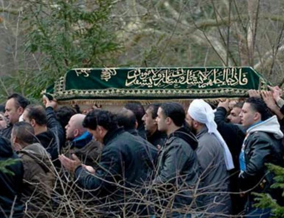 اعلام&zwnj; وصول نتیجه آزمایش کرونای بیمار کاشمری پس از خاکسپاری! /&nbsp;قرنطینه خانگی شرکت کنندگان در مراسم تدفین