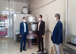 تولید روزانه ۱۰۰ جفت دستکش توسط مرکزنیکوکاری امام خمینی (ره) صحنه