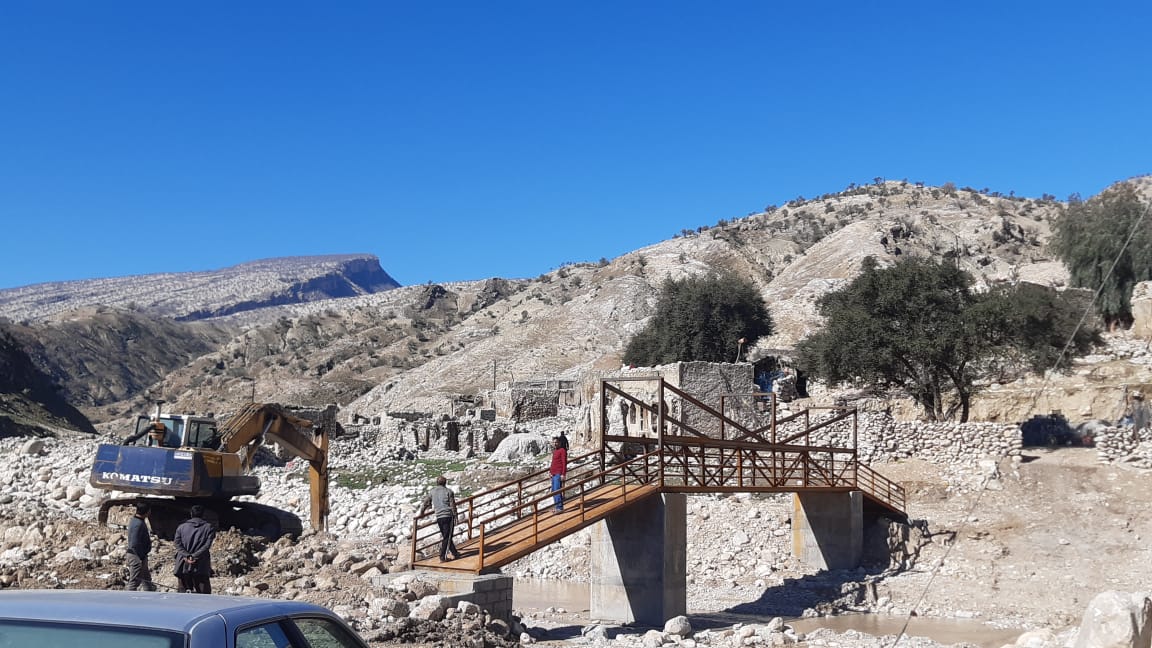 احداث پل عابر پیاده روستای مال آخوند در لنده+تصاویر احداث پل عابر پیاده روستای مال آخوند در لنده+تصاویر