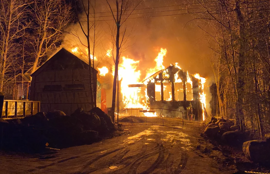 جبران حوادث طبیعی و غیرمترقبه با خرید بیمه آتش سوزی جبران حوادث طبیعی و غیرمترقبه با خرید بیمه آتش سوزی