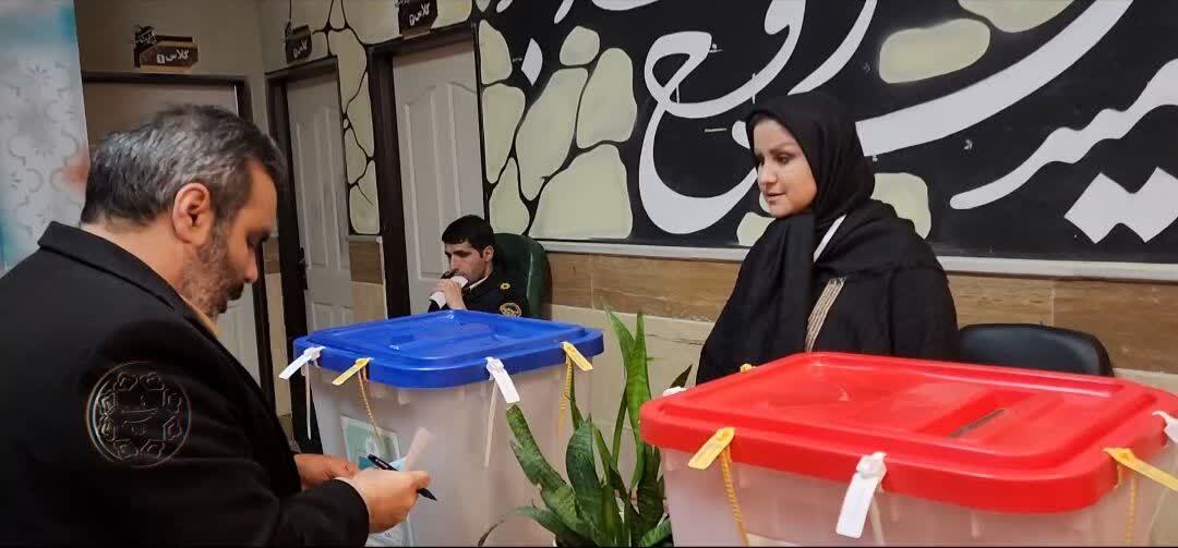 پایانه تاکسی چهار راه ملارد و زمین چمن مصنوعی پارک خیابان امام خمینی (ره) بمناسبت فرا رسیدن نیمه شعبان افتتاح شد