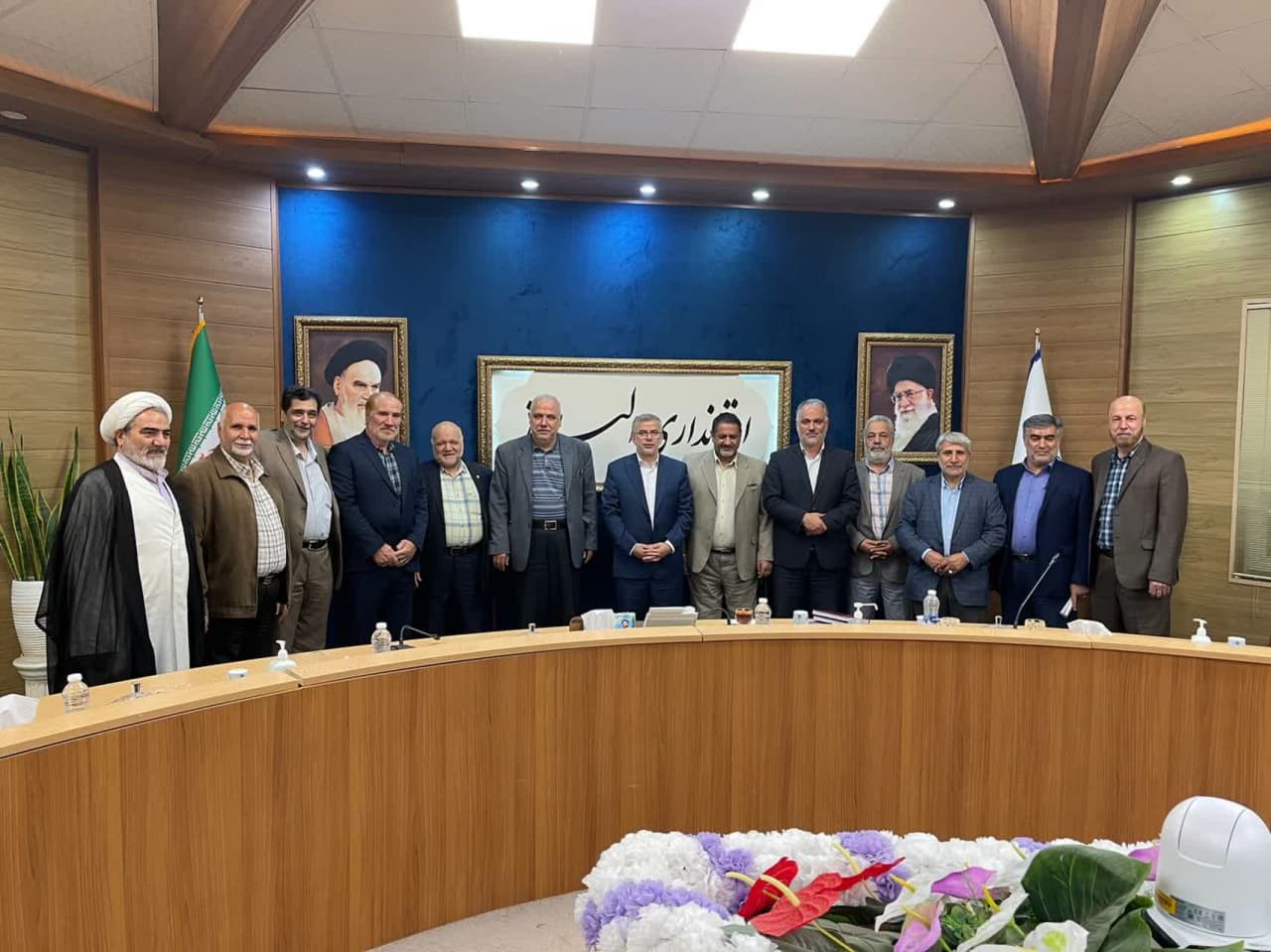 دیدارصمیمانه هیئت امنأ یادگاران هشت سال دفاع مقدس با استاندار البرز دیدارصمیمانه هیئت امنأ یادگاران هشت سال دفاع مقدس با استاندار البرز