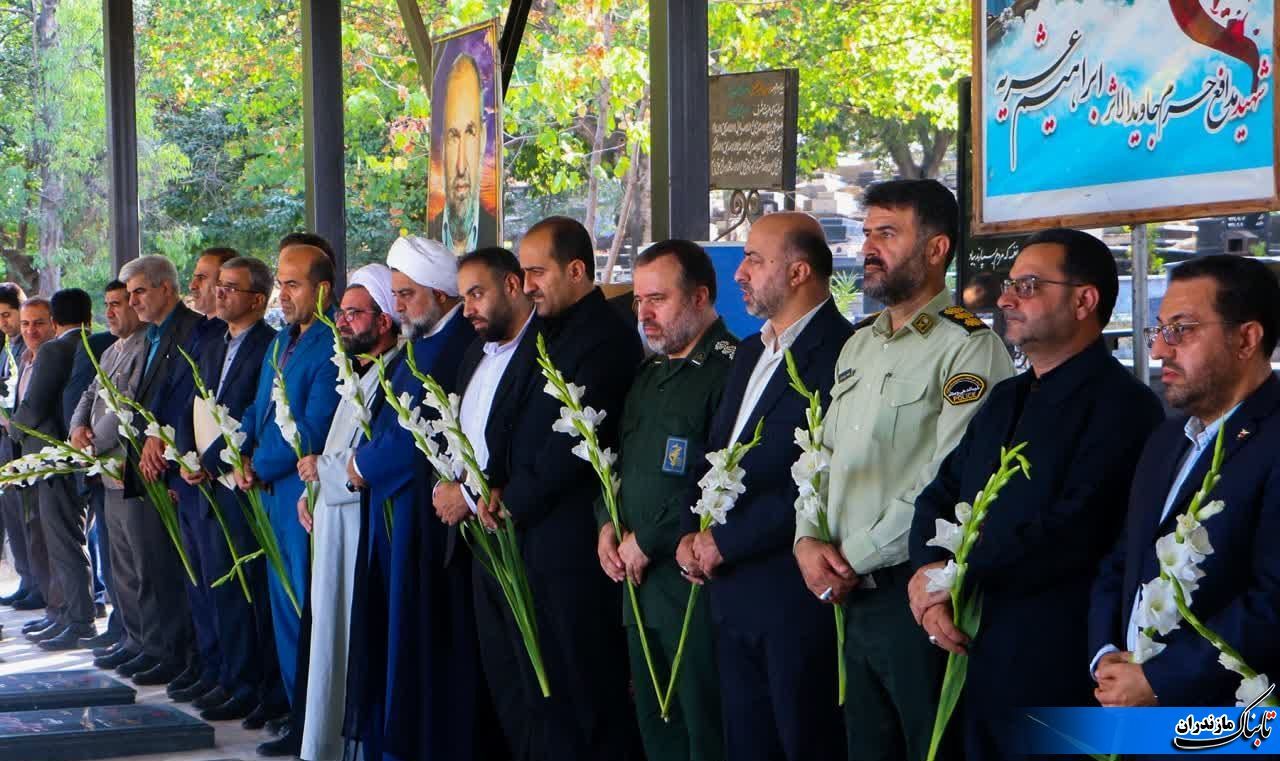 تجدید میثاق با شهدا برنامه آغازین هفته دولت در شهرستان نکا