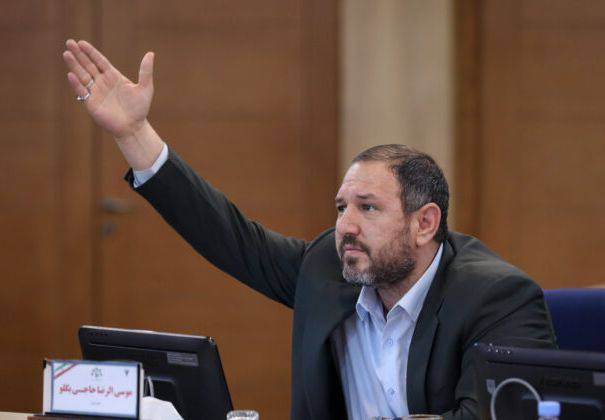 به صراحت بگویید که استعفا دهم/هر طرحی می آورم مشکلی ایجاد می کنند/ طرح رایگان کردن اتوبوس را تا انتها پیگیری خواهم کرد