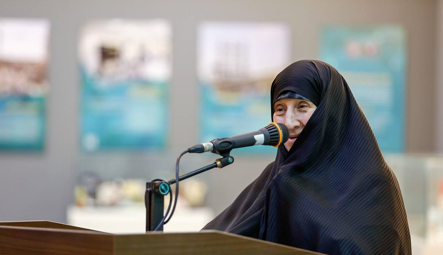 شماره پیراهن مرحوم علی انصاریان به عشق حضرت رضا (ع) عدد ۸ بود/ اهدای مدال قهرمانی انصاریان به موزه حرم مطهر رضوی