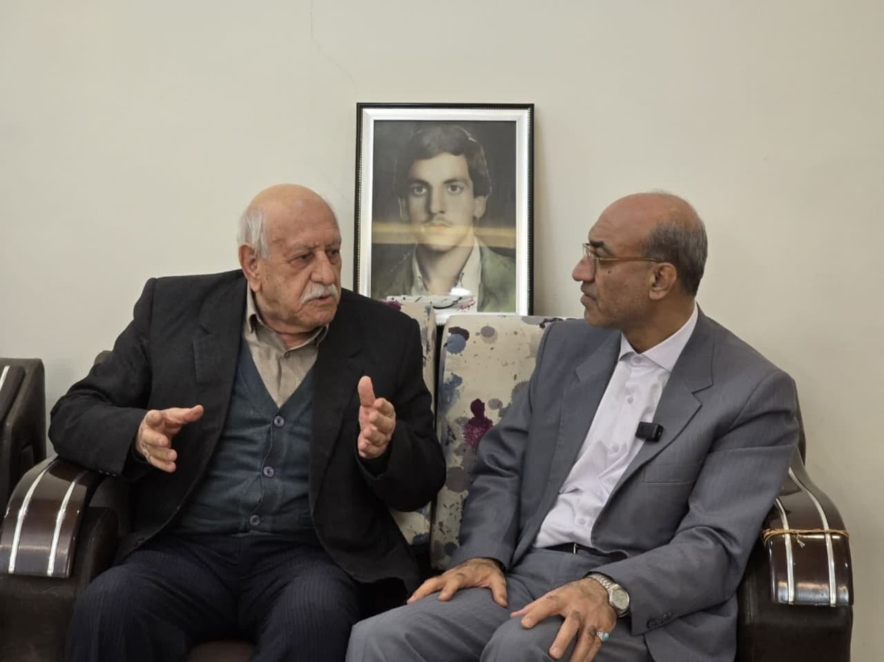 دیدار استاندار کرمانشاه با خانواده شهیدان کرمخانی و پاکیزان