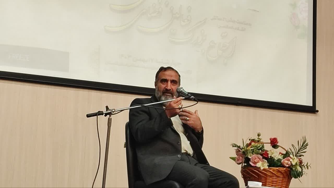 امروز به لحاظ ابزاری دشمنان درفضای مجازی جلوتر از ما هستند/ مردم را نا امید نکنید امروز به لحاظ ابزاری دشمنان درفضای مجازی جلوتر از ما هستند/ مردم را نا امید نکنید