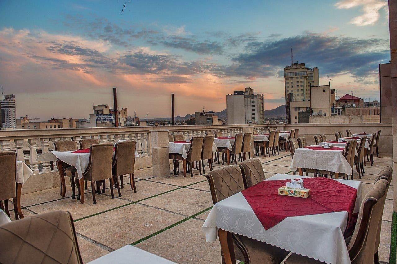 هتل اطلس مشهد یا گلدن پالاس: مقایسهای برای اقامت لاکچری هتل اطلس مشهد یا گلدن پالاس: مقایسهای برای اقامت لاکچری