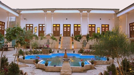 جاذبه&zwnj;های تاریخی و فرهنگی قم: گشتی در میان یادگاری&zwnj;های دوران گذشته