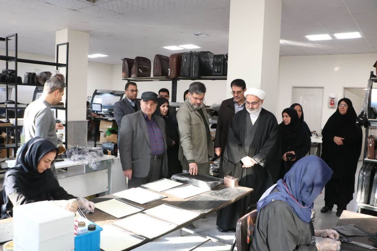 حمایت از سوغات زیارت حمایت از اقتصاد، فرهنگ و اشتغال است حمایت از سوغات زیارت حمایت از اقتصاد، فرهنگ و اشتغال است