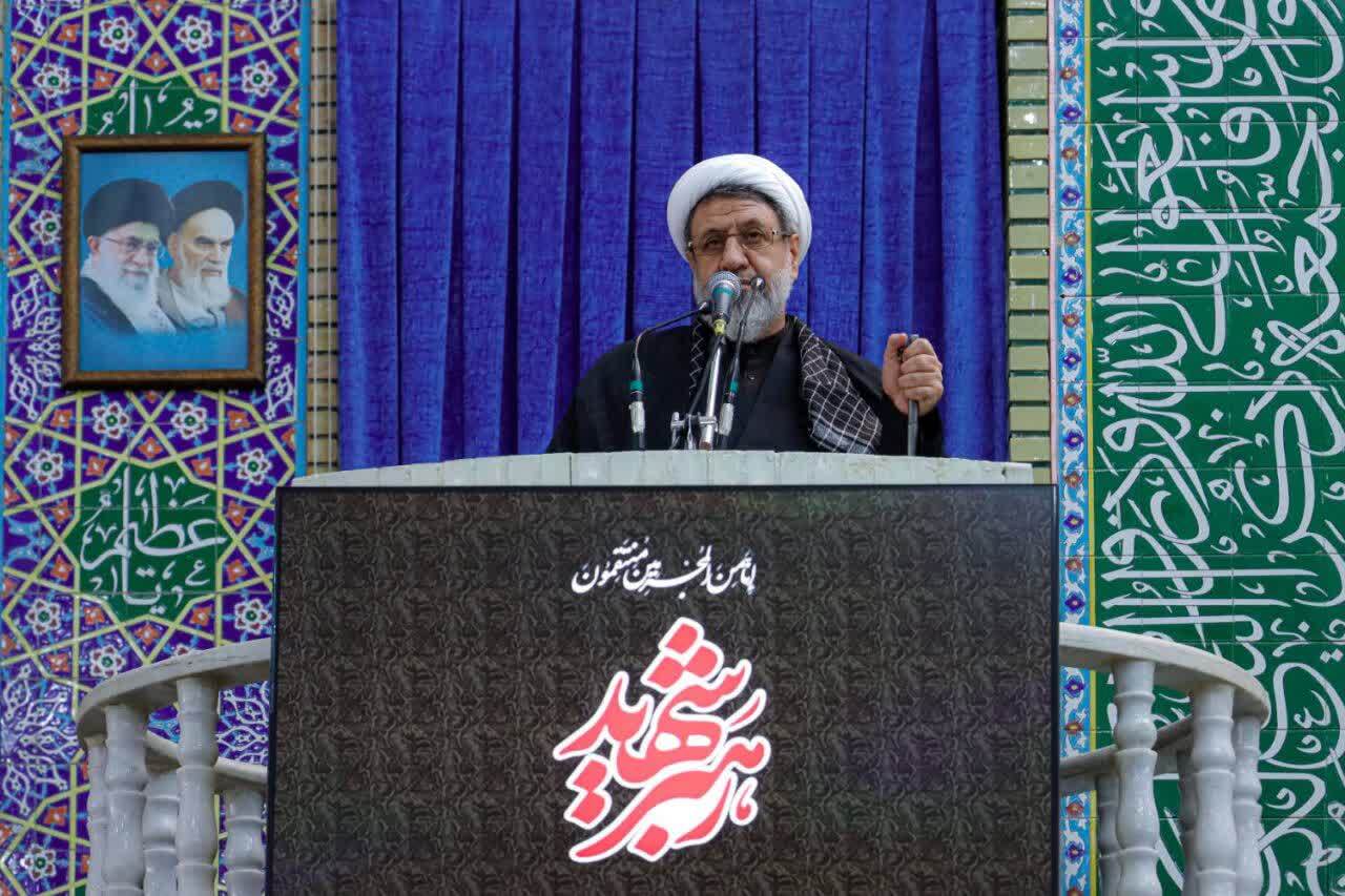 نباید صحنه را برای دشمن خالی گذاشت/ نباید صحنه را برای دشمن خالی گذاشت/