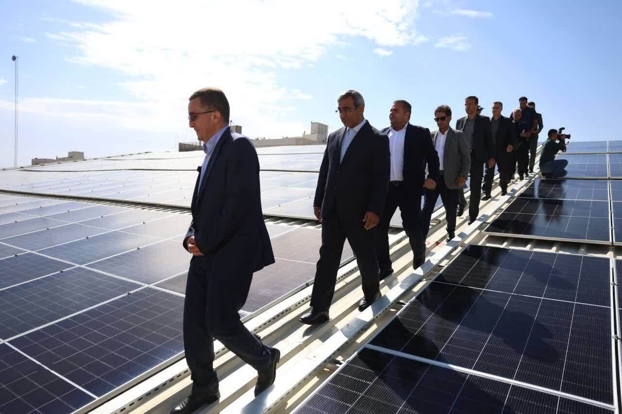 بزرگ‌ترین نیروگاه خورشیدی سقفی کشور در مشهد افتتاح شد