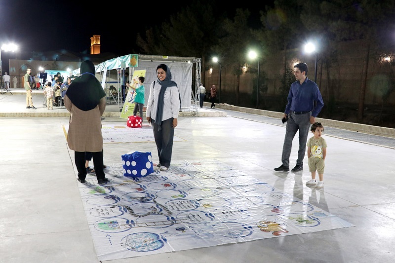 آغاز پرشور اختتامیه سپاس آب با استقبال چشمگیر مردمی آغاز پرشور اختتامیه سپاس آب با استقبال چشمگیر مردمی