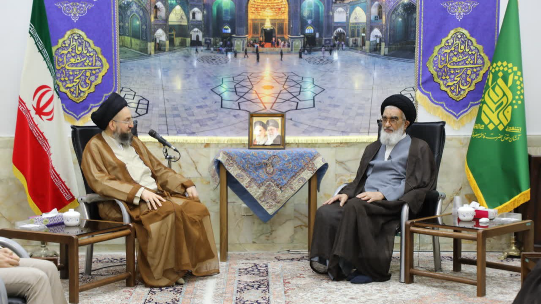 اتحاد ایران و عراق؛ سرمایهای در معرض تهدید/ رابطه عاطفی مقام معظم رهبری با آیتالله سیستانی اتحاد ایران و عراق؛ سرمایهای در معرض تهدید/ رابطه عاطفی مقام معظم رهبری با آیتالله سیستانی