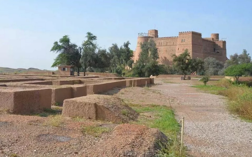 نمادهای فرهنگی و هویت ملی ایلامیان در خطر استحاله/ باید برای نسلهای آینده، فرهنگسازی شود نمادهای فرهنگی و هویت ملی ایلامیان در خطر استحاله/ باید برای نسلهای آینده، فرهنگسازی شود