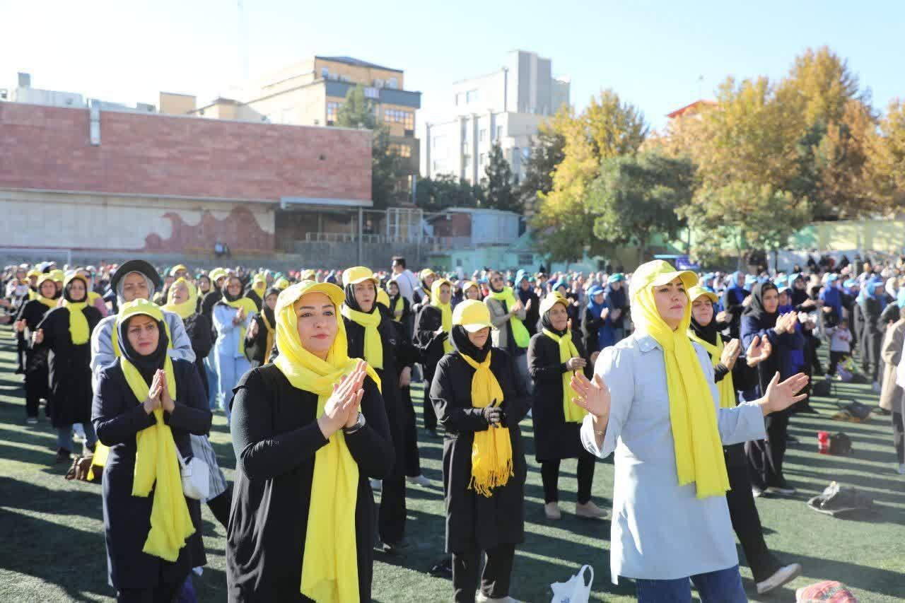 همایش بزرگ ورزش صبحگاهی در همدان برگزار شد همایش بزرگ ورزش صبحگاهی در همدان برگزار شد