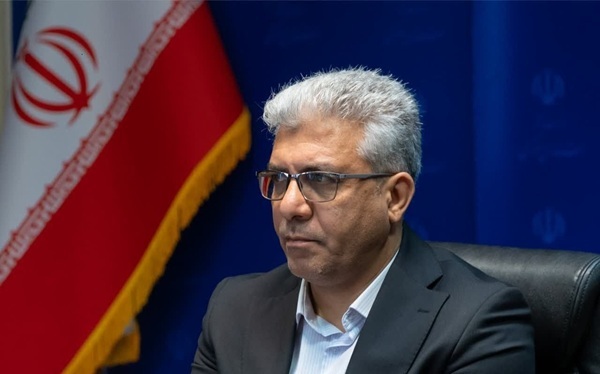 برداشت بی‌رویه از چاه‌ها موجب فرونشست زمین، افزایش ریزگردها و آسیب به لایه‌های بالایی خاک می‌شود