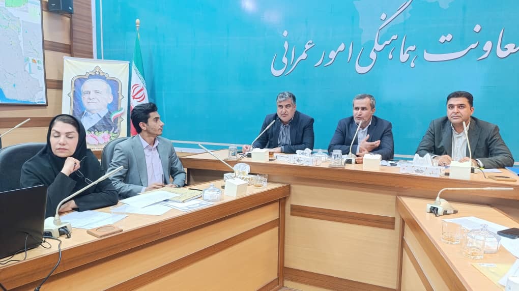 تأکید معاون عمرانی استاندار بر شفافیت و سرعت در بررسی طرح‌های زیرساختی / هشدار به دستگاه‌های متخلف در ارائه گزارش‌