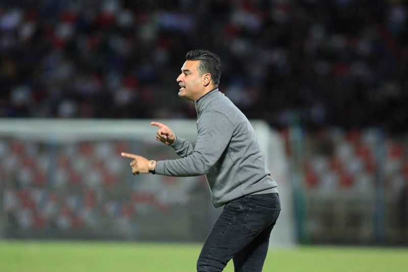 همه مقصرند جز آقای سرمربی!/ از لقب «میرزاکوچک» تا درگیری عجیب با خبرنگار! + فیلم