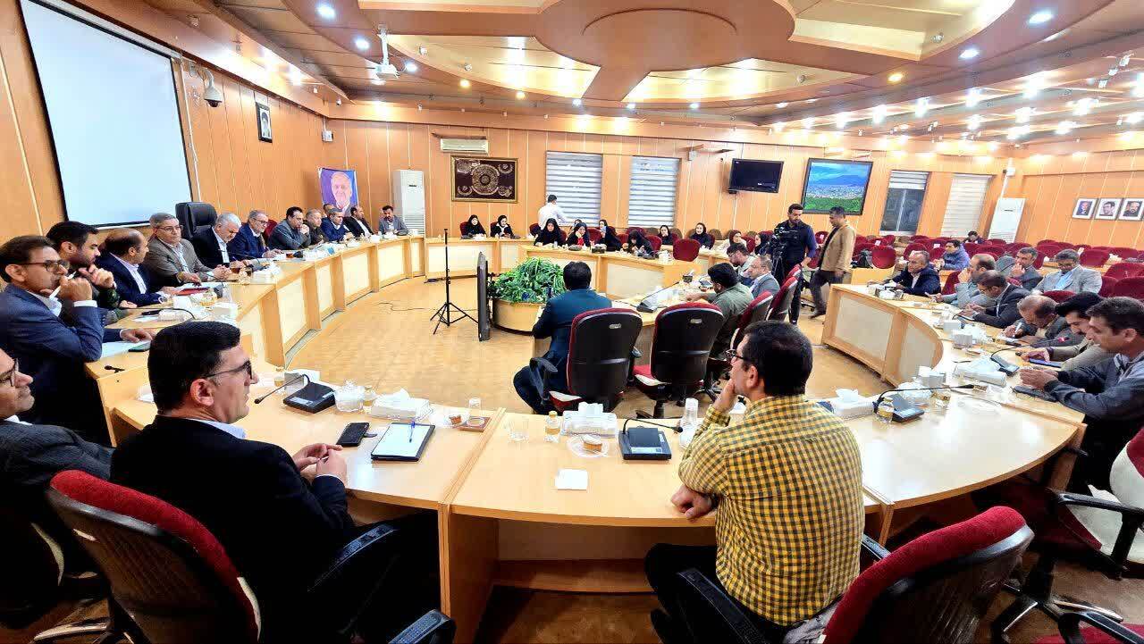 تصمیمهای بزرگ استان پشت درهای بسته گرفته نمیشود