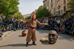 آغاز پرشور هجدهمین جشنواره بین‌المللی تئاتر خیابانی مریوان با کارناوال شادی و حضور هنرمندان داخلی و خارجی + فیلم و تصاویر