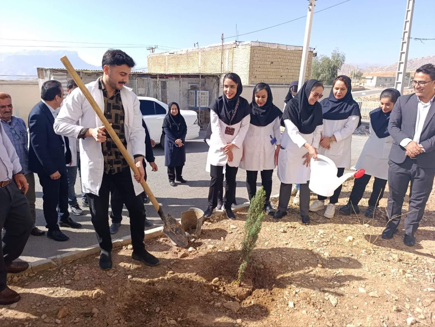 پویش ملی نهالکاری به مناسبت روز پرستار در کهگیلویه و بویراحمد