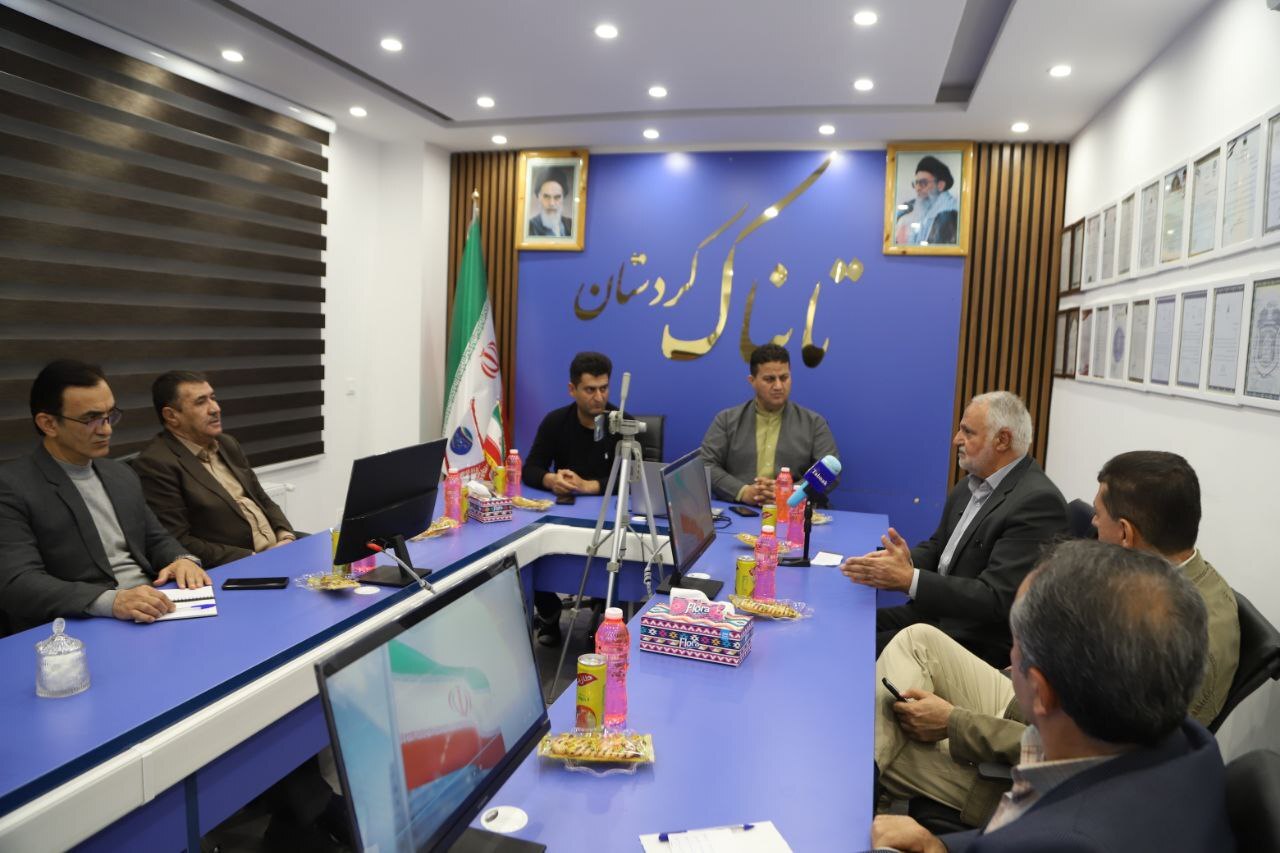 کردستان نباید فرصت طلایی تفویض اختیارات دولت به استانداران مرزی را از دست بدهد کردستان نباید فرصت طلایی تفویض اختیارات دولت به استانداران مرزی را از دست بدهد