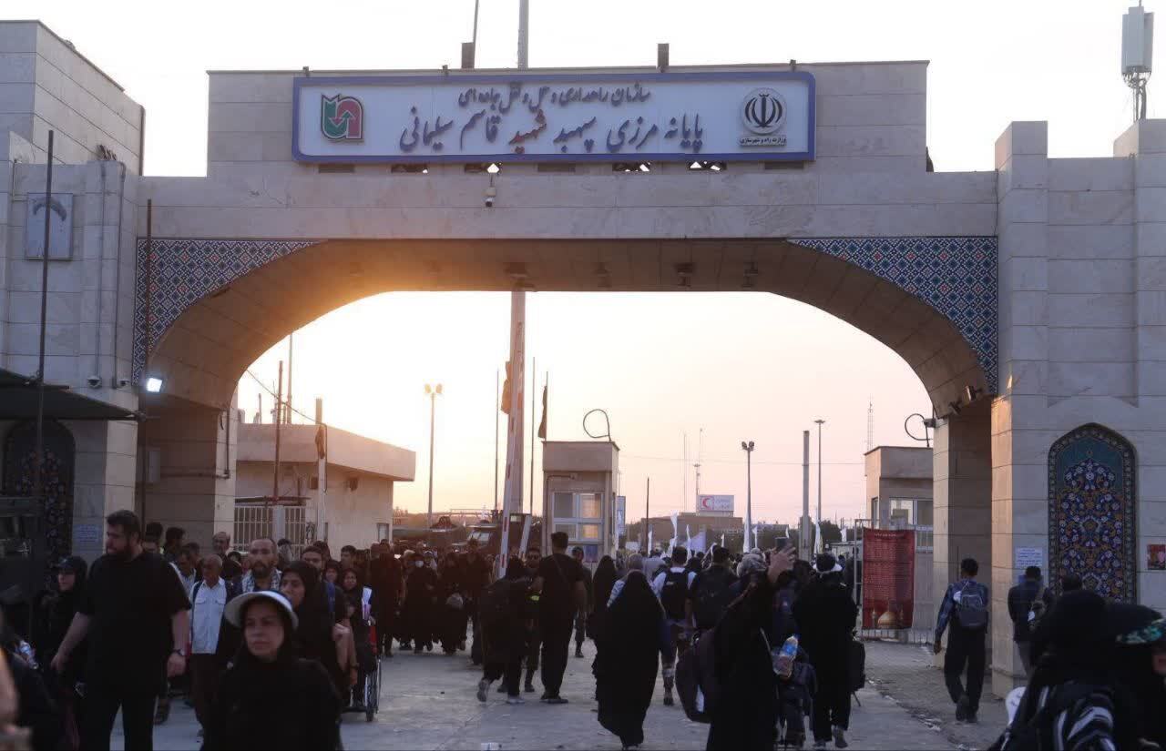 تردد بیش از ۱۱۴ هزار مسافر از مرز مهران در فروردینماه تردد بیش از ۱۱۴ هزار مسافر از مرز مهران در فروردینماه