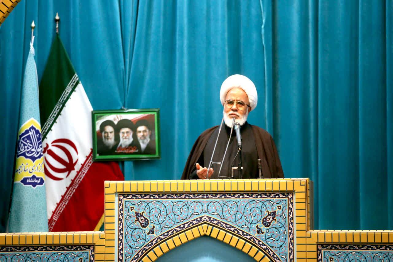 دشمن با جنگ رسانهای به دنبال تضعیف روحیه جامعه اسلامی است دشمن با جنگ رسانهای به دنبال تضعیف روحیه جامعه اسلامی است