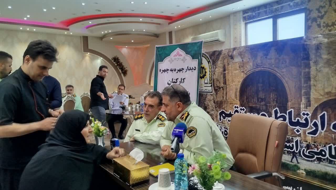 از پیگیری سرقت منزل تا انتقال سربازان روی میز فرمانده پلیس کرمانشاه از پیگیری سرقت منزل تا انتقال سربازان روی میز فرمانده پلیس کرمانشاه