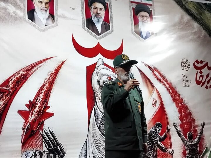 فرمانده سپاه عاشورا: مقاومت ملت ایران، فشار اقتصادی دشمنان را نیز ناکام میگذارد فرمانده سپاه عاشورا: مقاومت ملت ایران، فشار اقتصادی دشمنان را نیز ناکام میگذارد
